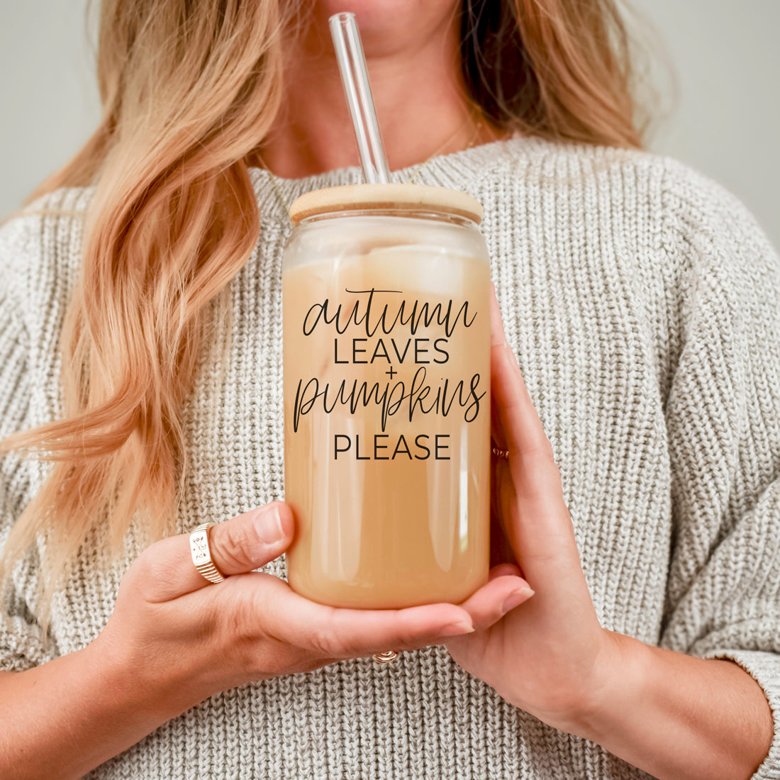 Autumn aesthetic glass tumbler with straws
Pumpkin themed coffee tumbler gift set